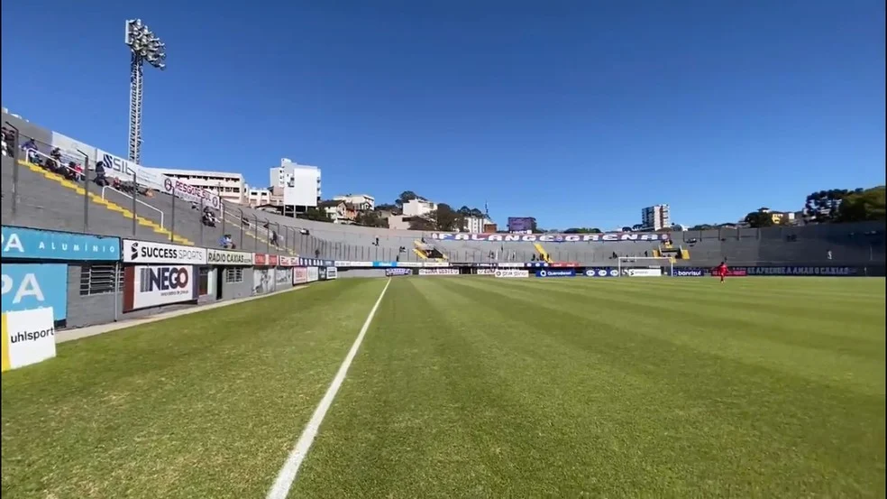 Estádio Centenário em Caxias do Sul - Caxias x Maringá