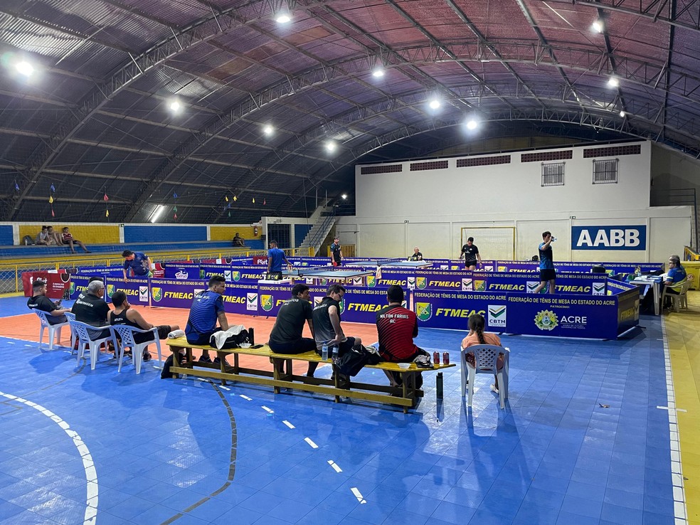 Atletas em evento do Tênis de Mesa Acreano em Rio Branco