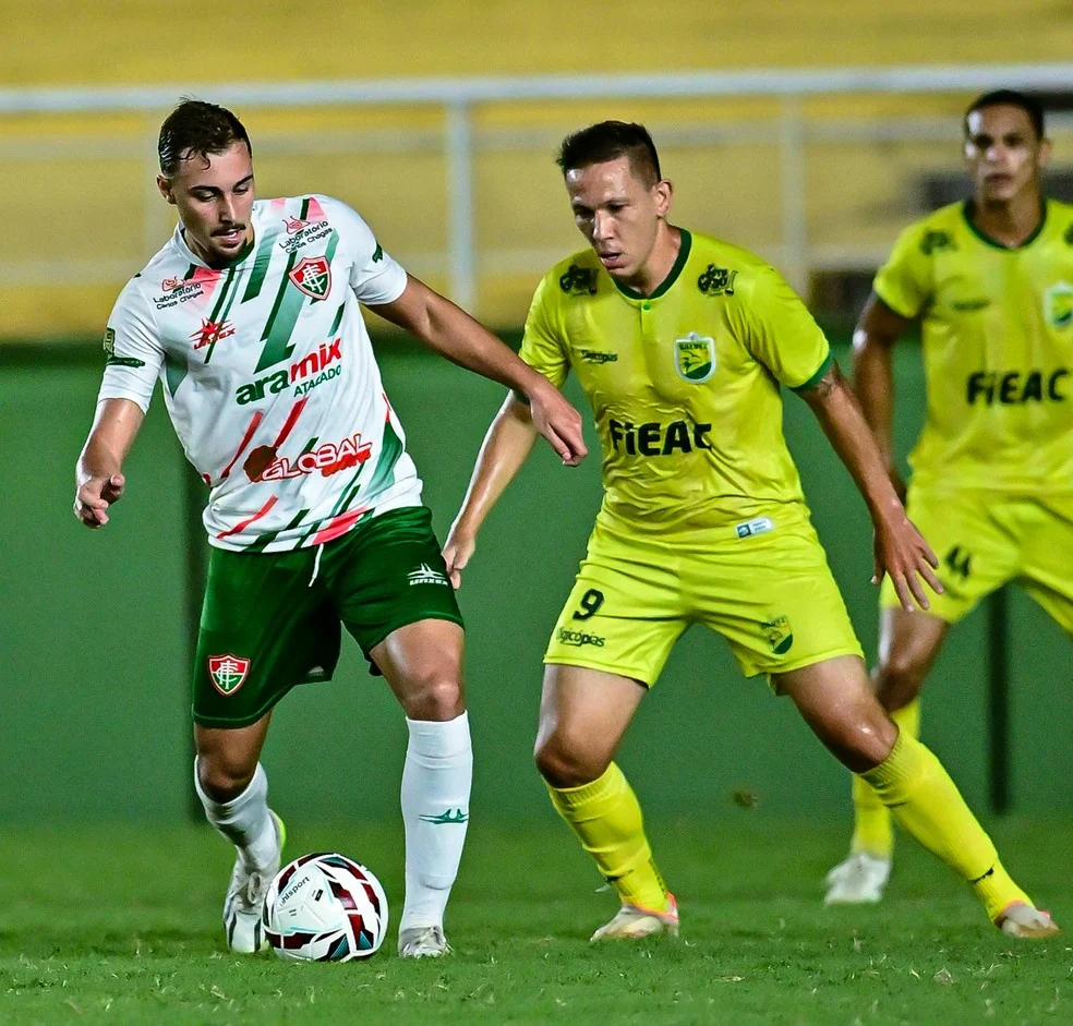 Galvez relaciona 18 jogadores: atacante Daniego em foto