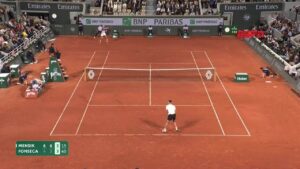 João Fonseca durante partida de tênis em Roland Garros