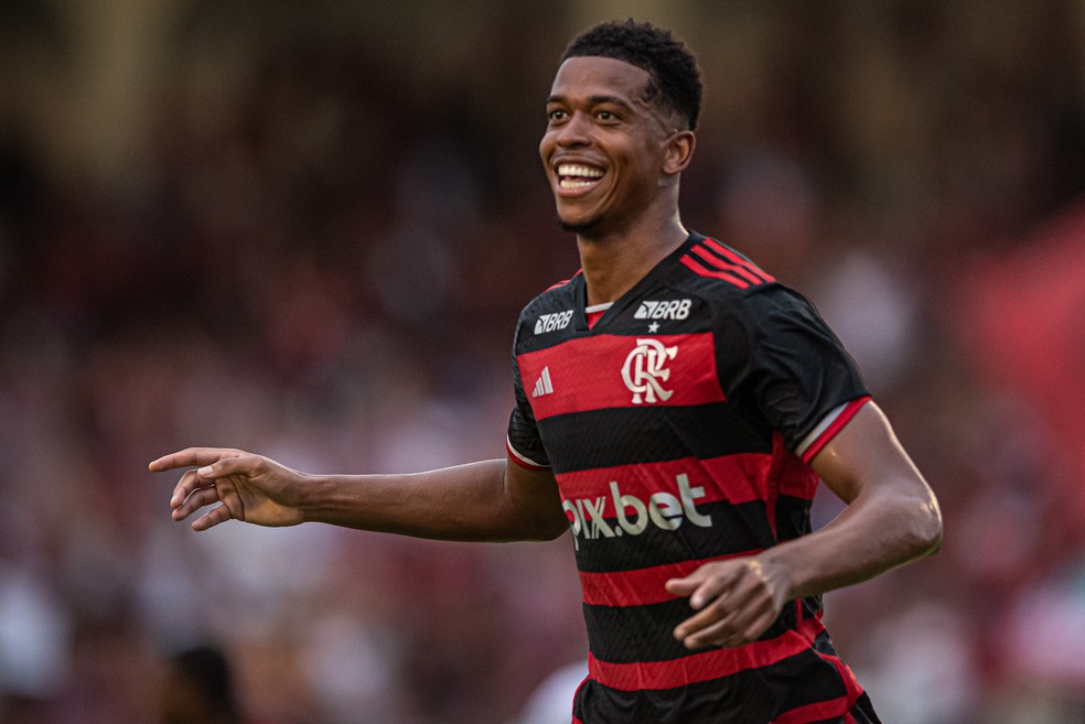 Carlinhos em ação — Jogadores emprestados Flamengo