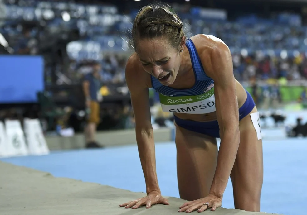 Jenny Simpson desmaia durante prova — medalhista olímpica Jenny Simpson