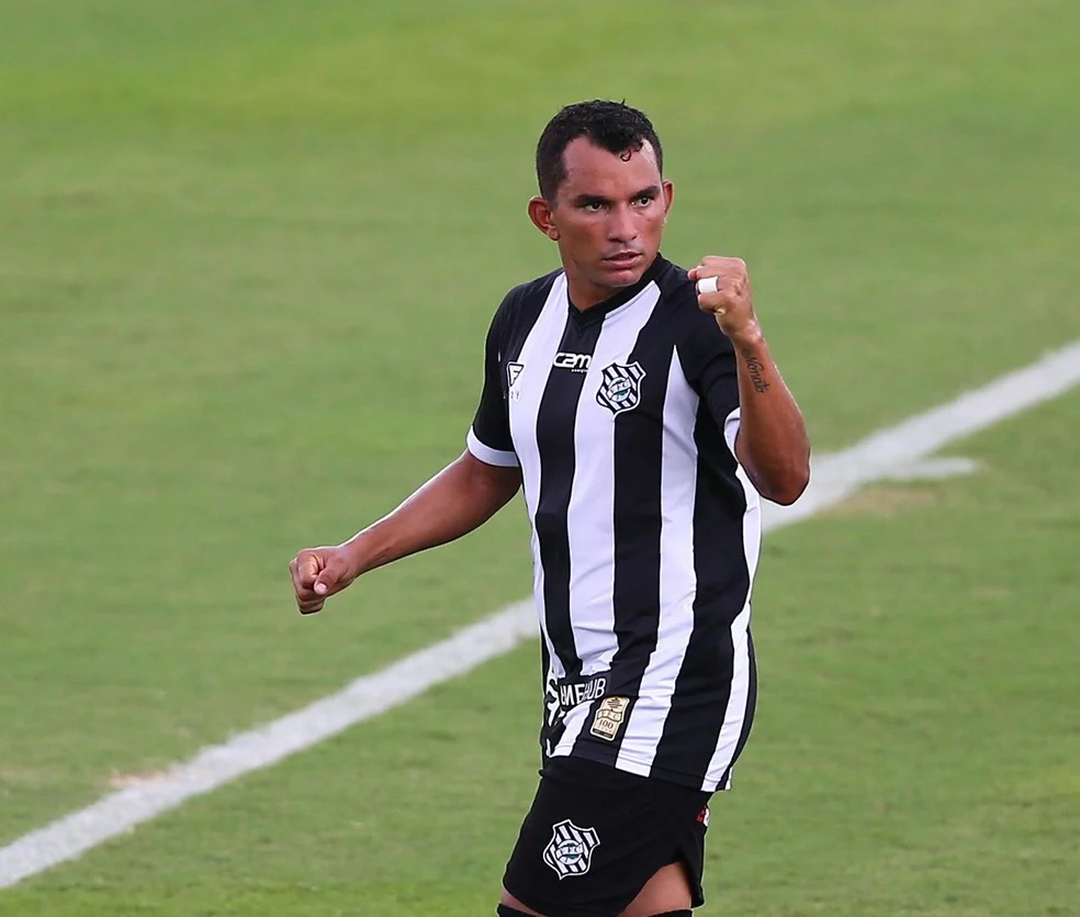 Marllon em ação — Altos acerta Marllon