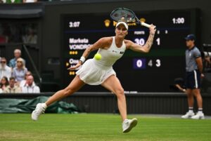 Marketa Vondrousova em Wimbledon — Vondrousova suspensão