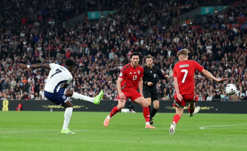 Bukayo Saka titularidade em dúvida — Saka em jogo da Inglaterra