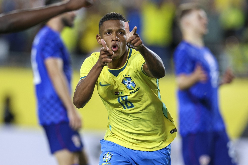 Danilo Santos comemorando gol pela Seleção Brasileira