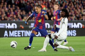 Raphinha mercado saudita em ação pelo Barcelona