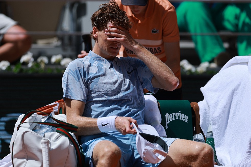 Sinner exames médicos após desgaste em Roland Garros