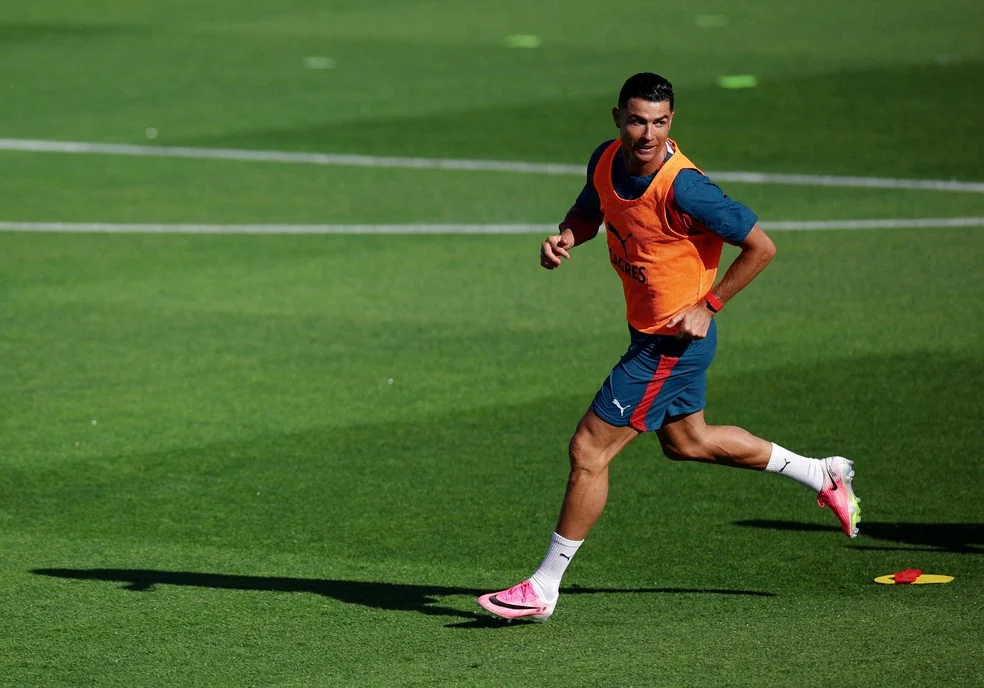 Cristiano Ronaldo em treino da seleção de Portugal