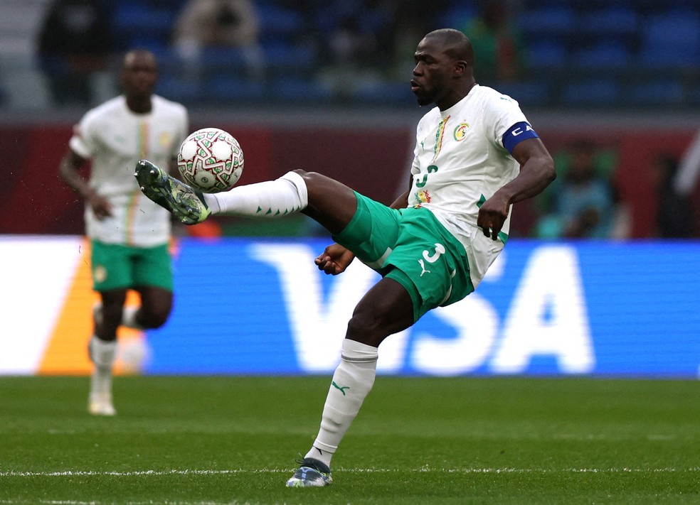 Koulibaly pronto para Copa em ação pelo Senegal — zagueiro durante jogo