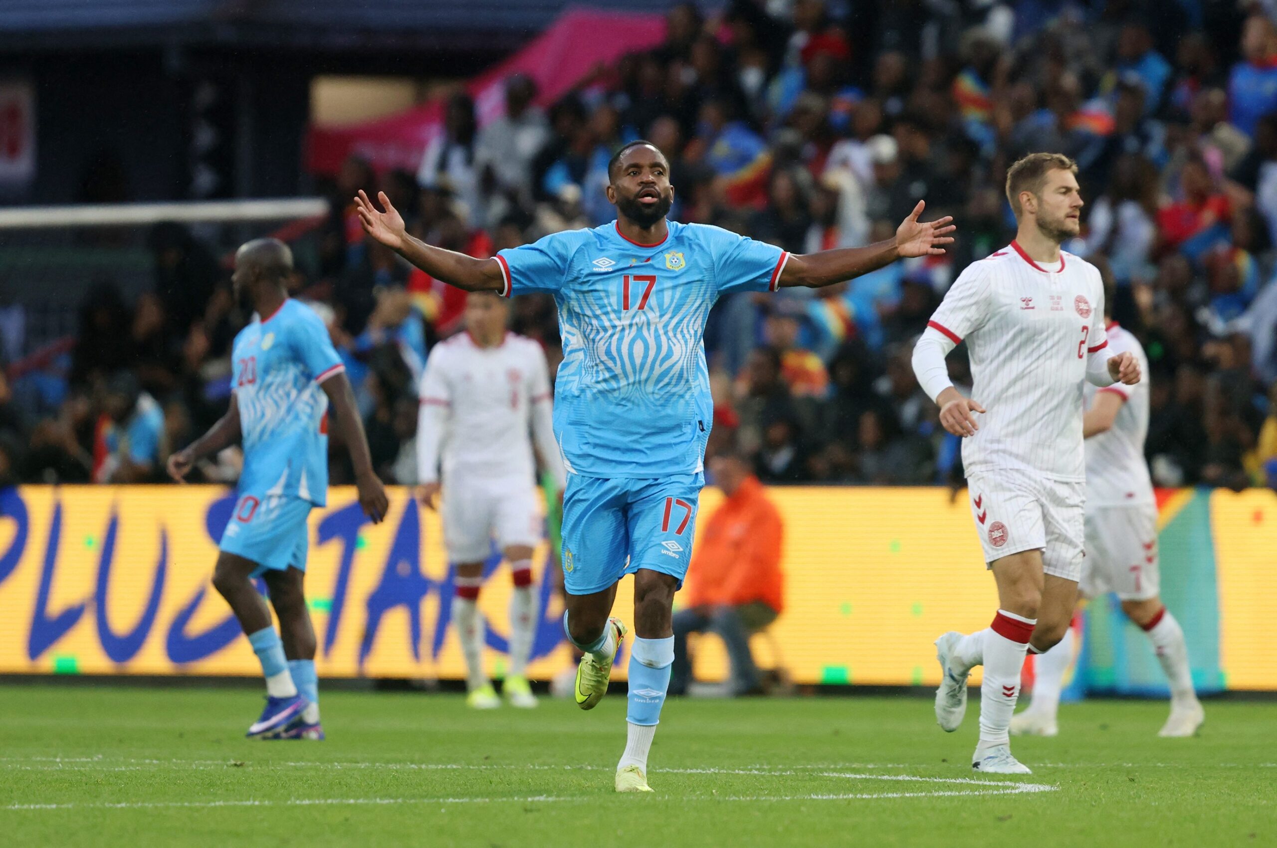 Seleção da República Democrática do Congo durante amistoso de futebol