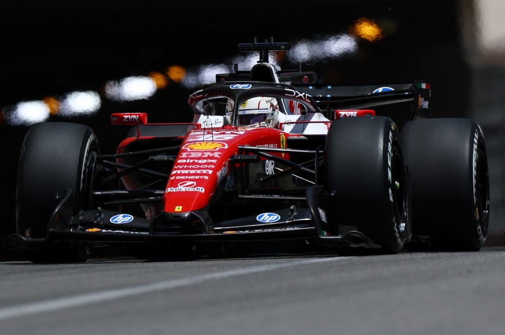 Charles Leclerc lidera Ferrari no treino do GP de Mônaco