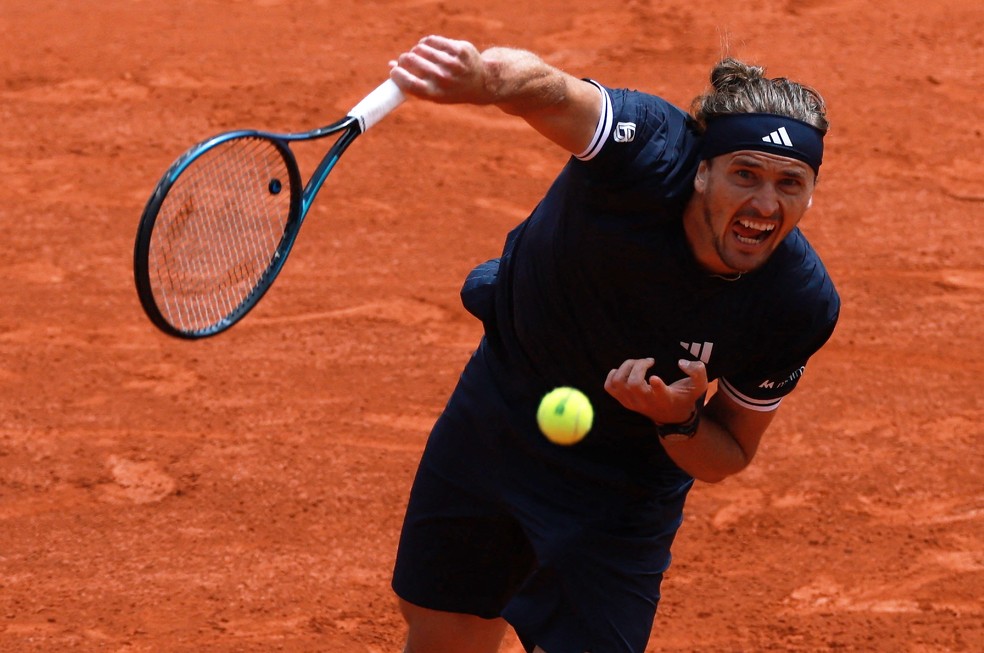 Alexander Zverev em ação na semifinal de Roland Garros 2026