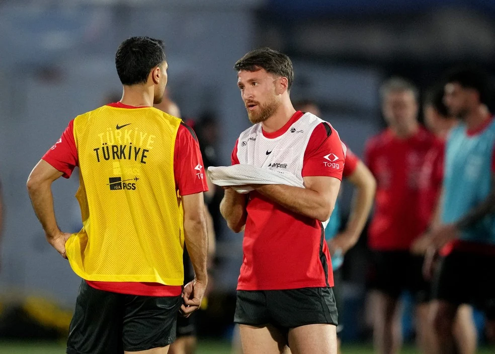 Treino noturno da Turquia no Arizona - Turquia treina à noite