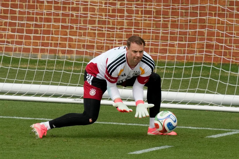 Manuel Neuer nas Copas em treino da Alemanha