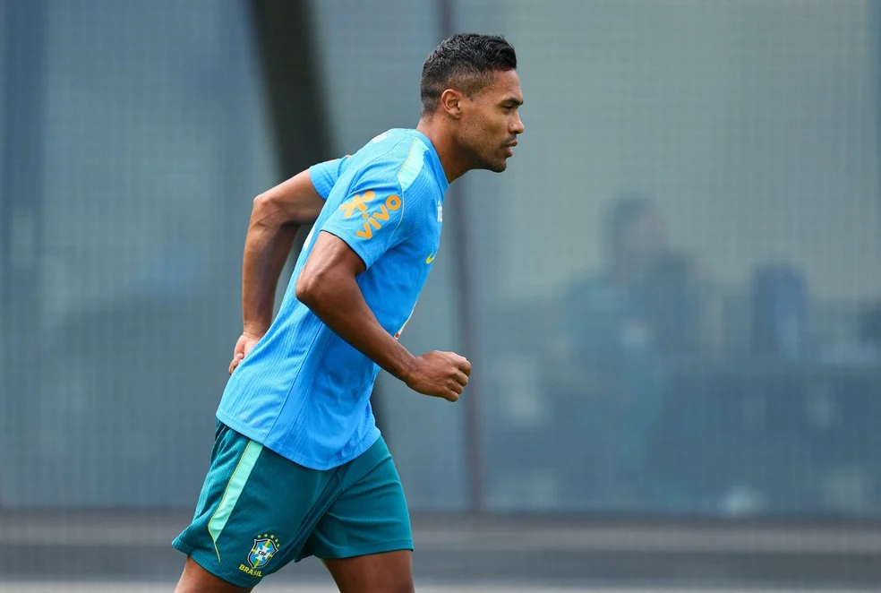 Danilo e Alex Sandro em treino da Seleção Brasileira