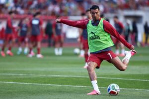 Copa do Mundo hoje: Cristiano Ronaldo no aquecimento antes de Portugal x Nigéria