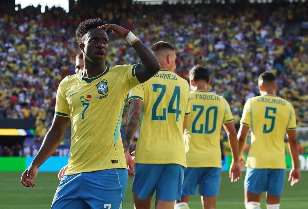 Vini Jr comemora gol do Brasil: Brasil goleou