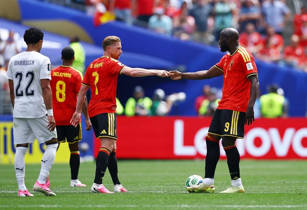 Geração belga em campo — De Bruyne e Lukaku contra Egito