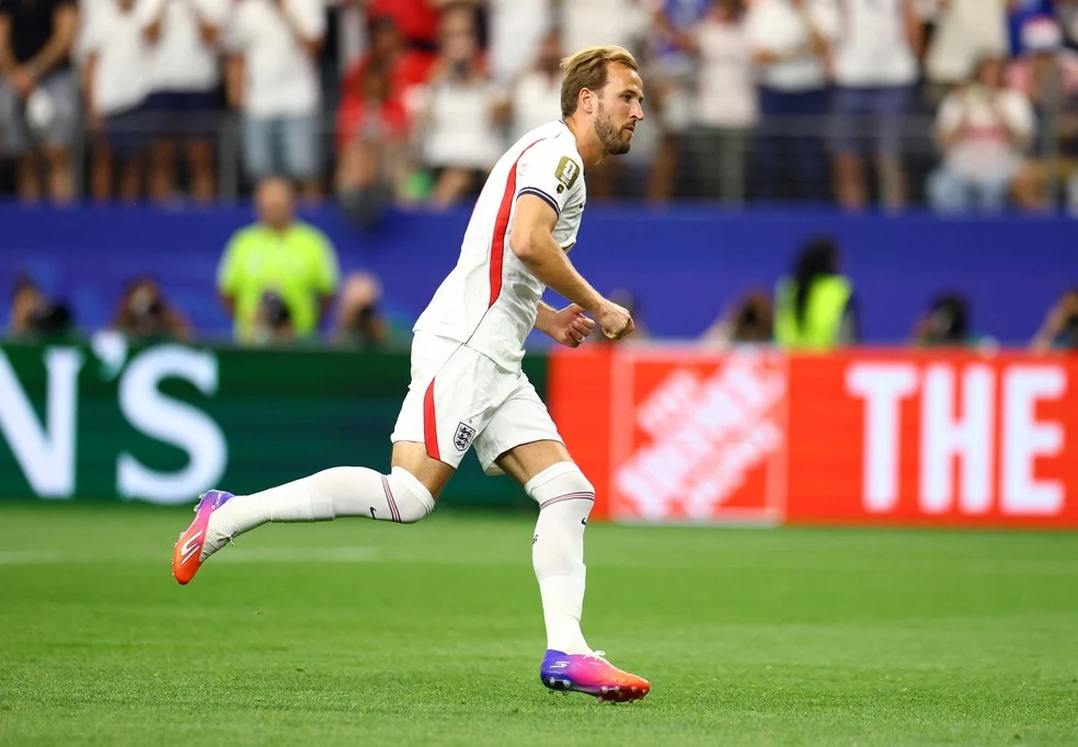Harry Kane comemora gol — gols de pênaltis na Copa