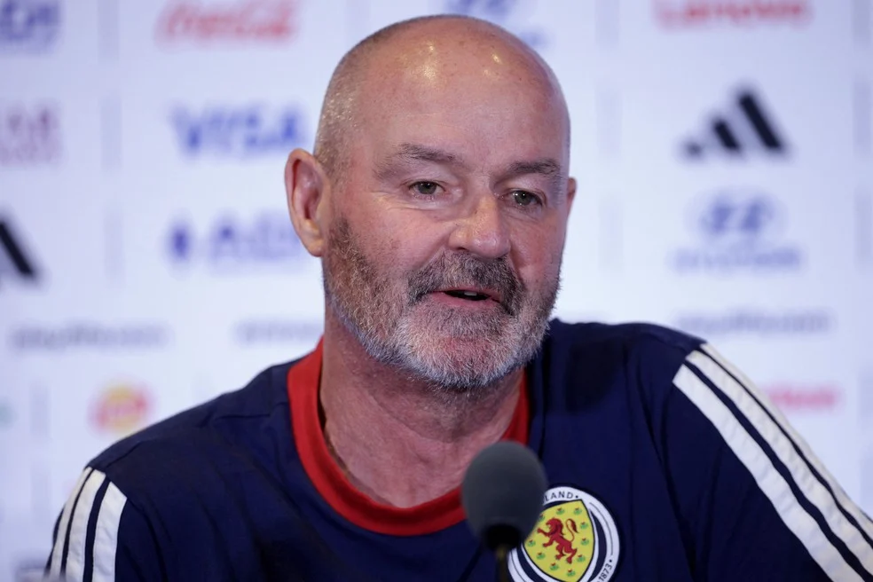 Steve Clarke e a Escócia azarão em coletiva