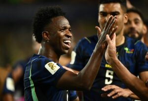 Vini Jr comemorando seu gol na Copa — Vini Jr