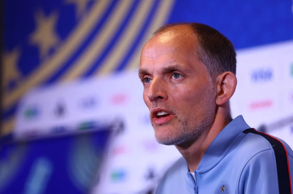 Thomas Tuchel na coletiva — Tuchel critica zaga