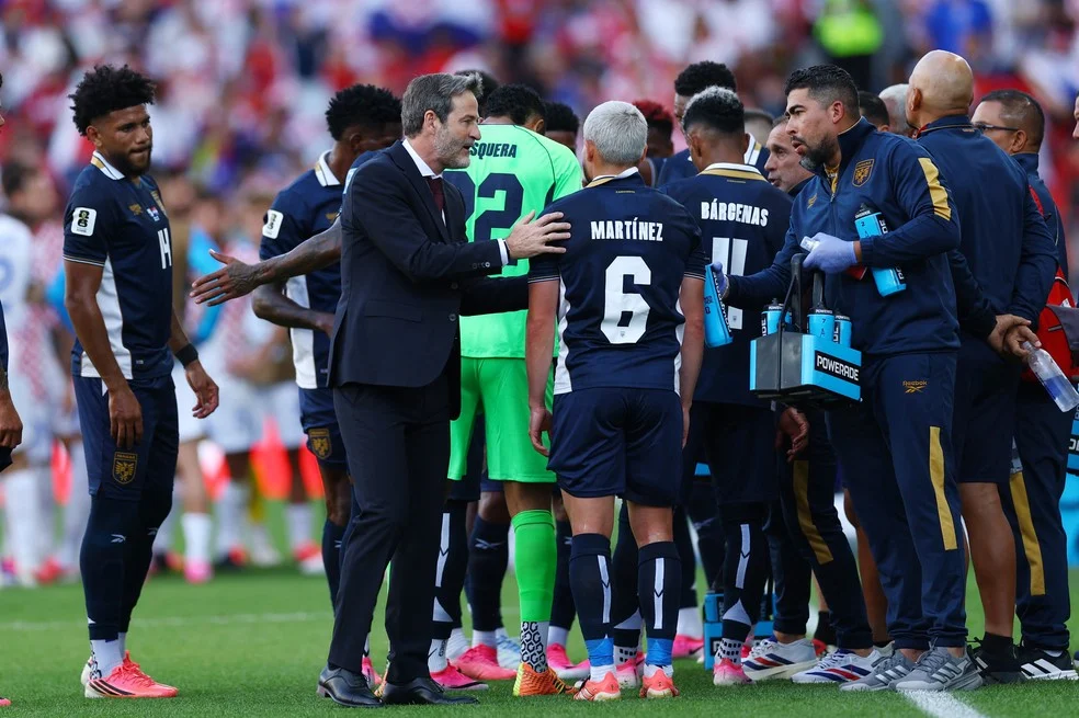 Thomas Christiansen com jogadores do Panamá — valorização de jogadores do Panamá