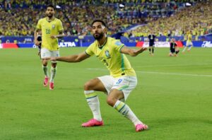 Matheus Cunha comemora gol contra a Escócia na Copa 2026
