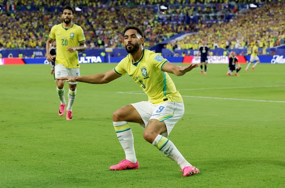 Matheus Cunha comemora gol contra a Escócia na Copa 2026