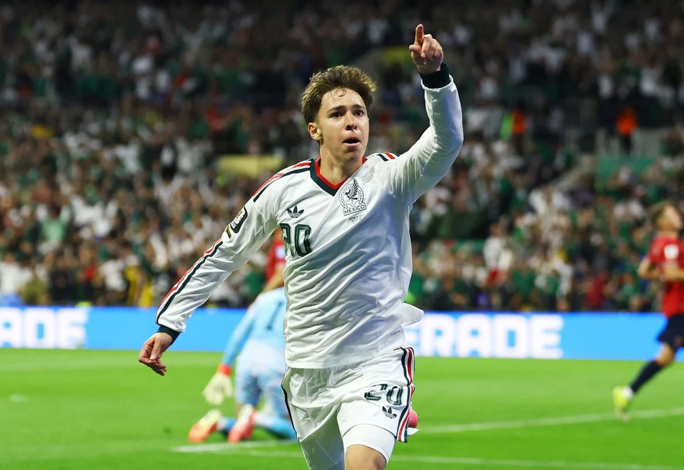 Mateo Chavez comemora — Chávez faz gol pelo México e rende memes