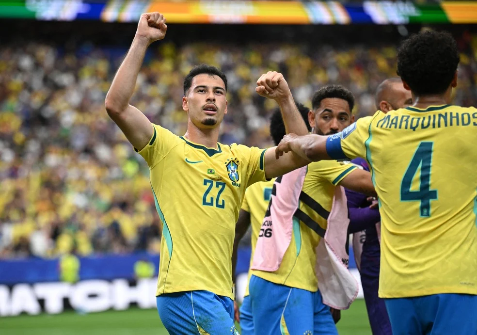 Martinelli vira maestro em ação na virada do Brasil sobre o Japão
