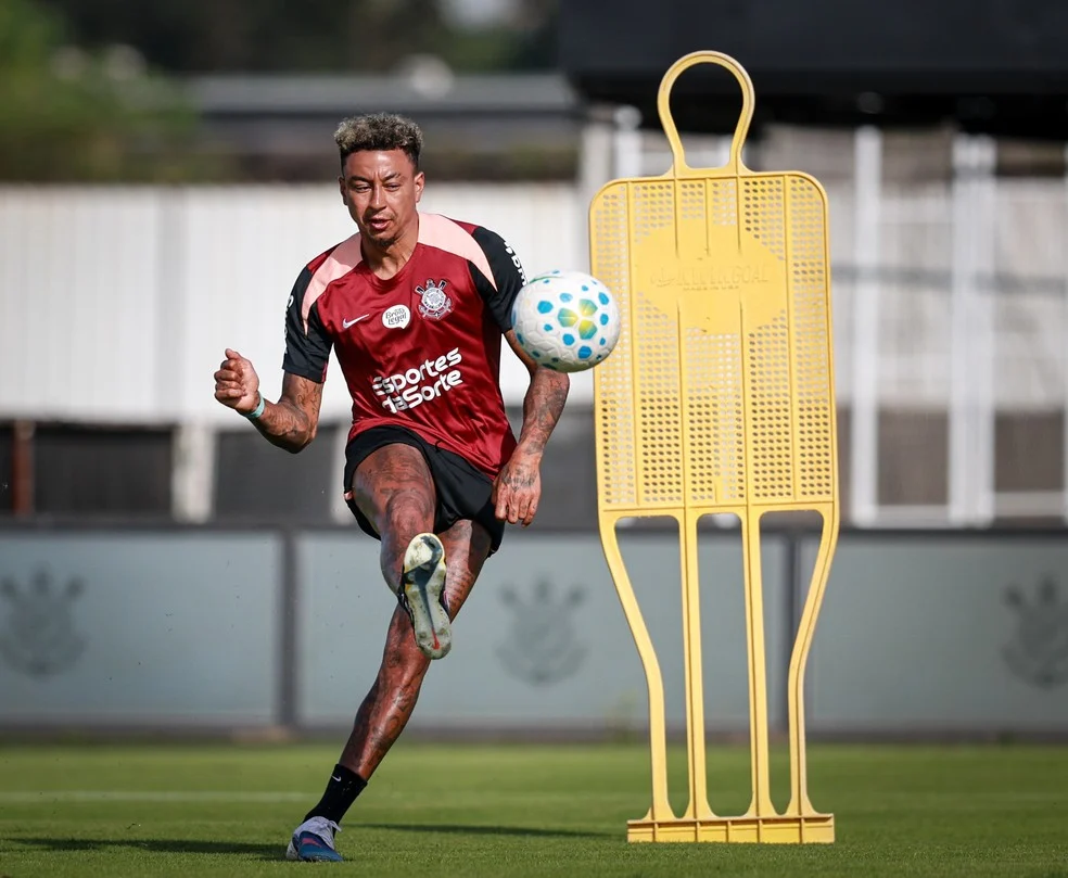 Lingard durante treino — Corinthians libera Lingard