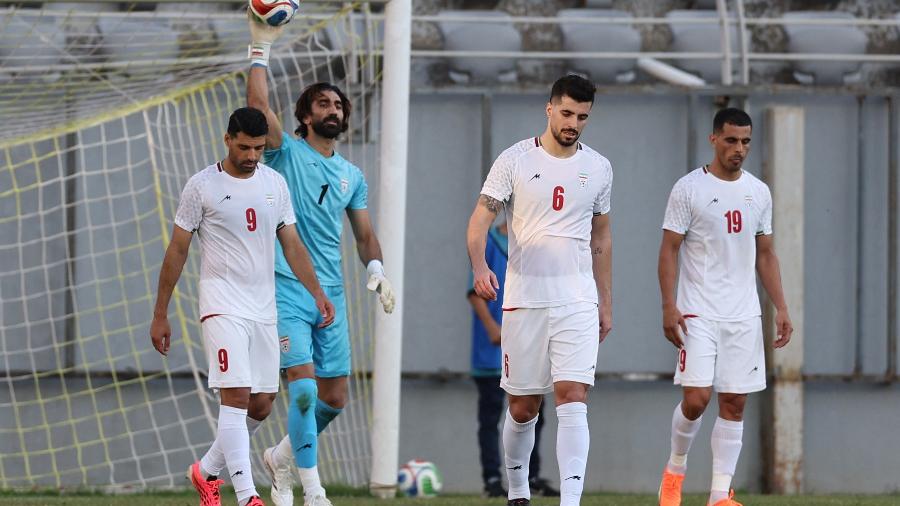 Jogadores da seleção do Irã durante treino na Turquia preparando-se para a Copa do Mundo 2026
