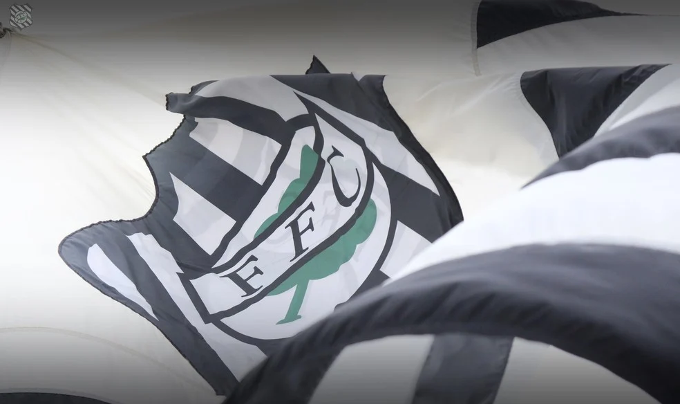 Figueirense SAF com bandeira do clube