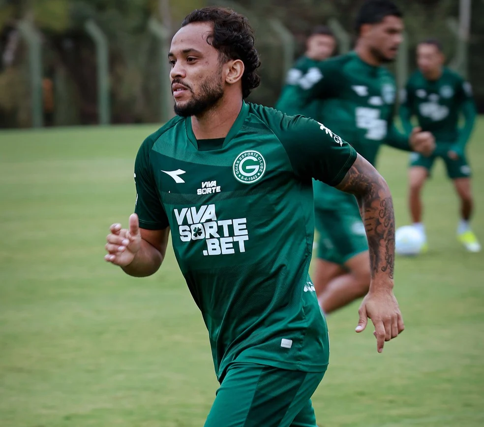 Lucas Rodrigues em ação pelo Goiás
