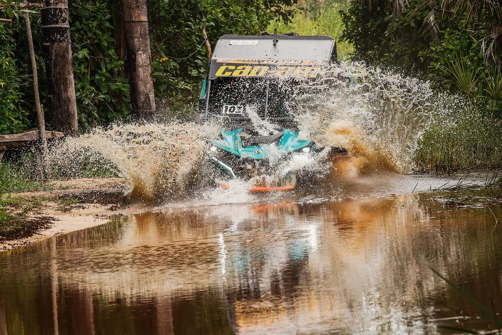Competidores no Rally Jalapão durante a 2ª etapa