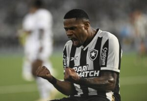 Júnior Santos em ação — DM do Botafogo