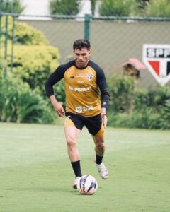 Enzo Díaz em treino do São Paulo