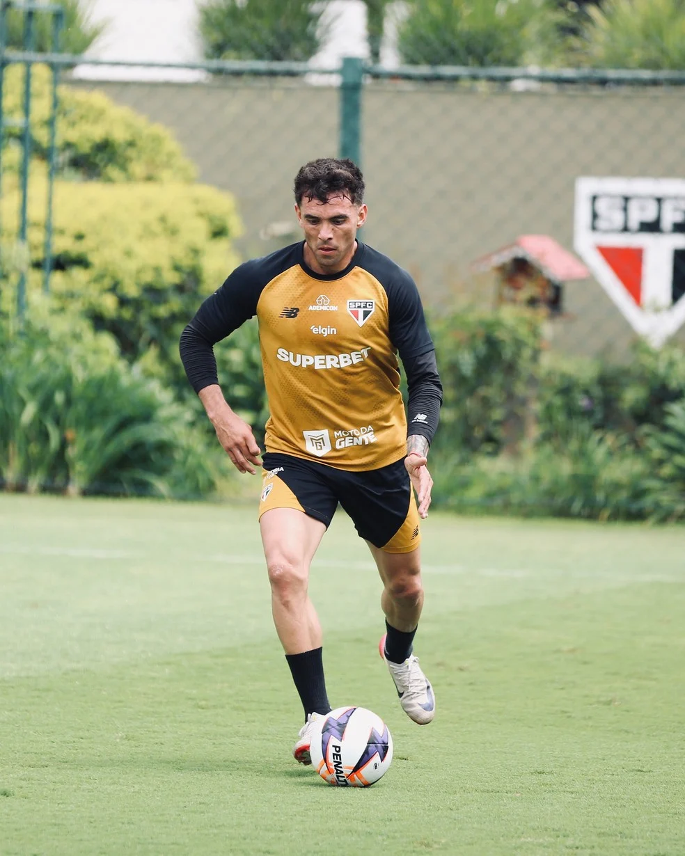 Enzo Díaz em treino do São Paulo