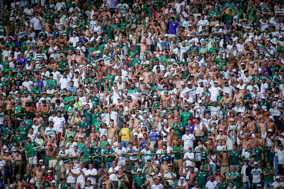 Torcida do Guarani no Brinco de Ouro antes de Guarani x Caxias