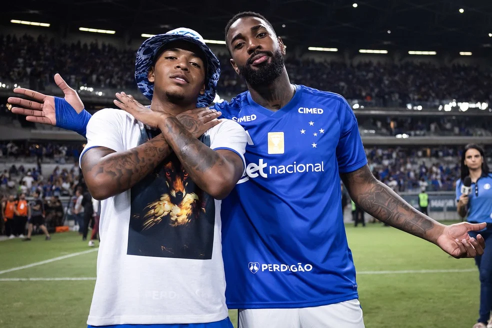 Gerson e Arroyo: Refôrços do Cruzeiro em campo