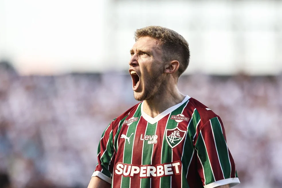 Castillo no Fluminense comemorando gol