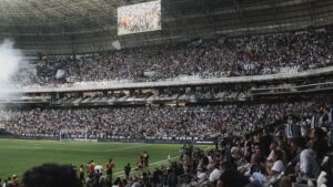 Torcida na Arena MRV — média de público