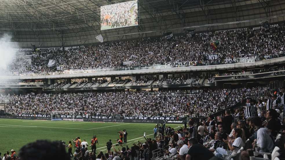 Torcida na Arena MRV — média de público