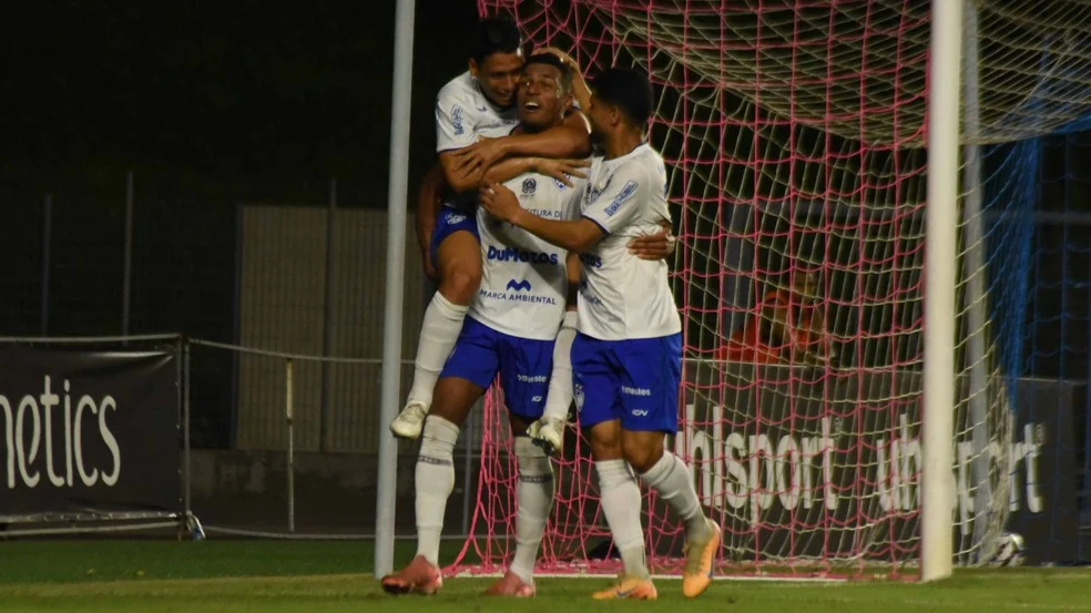 Jogadores do Vitória-ES Série D comemoram classificação