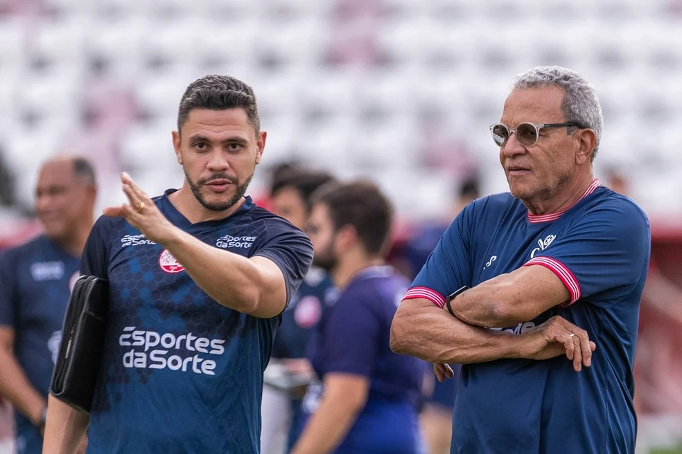 Técnicos do Náutico — reforços ofensivos