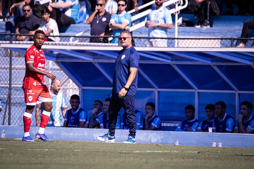 Rogério Micale e Iago Teles: reforço no ataque do Londrina