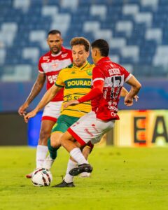 Alan Empereur desfalque em ação pelo Cuiabá na Arena Pantanal