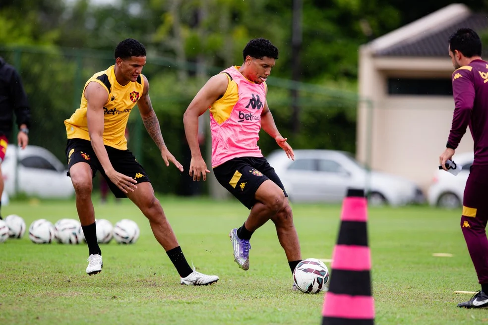 Pedro Martins em treinamento — Sport enfrenta Athletic